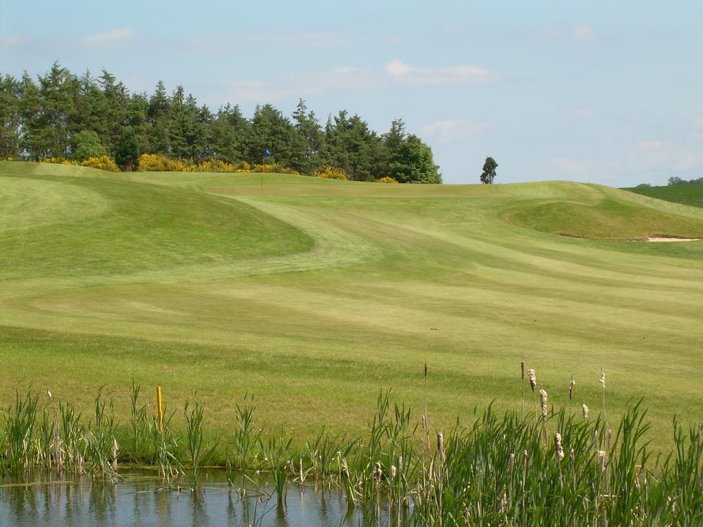 Forrester Park Resort Dunfermline Esterno foto